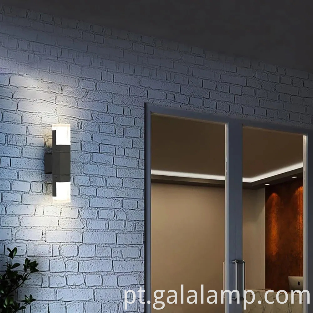 Anteira elegante de parede externa com design à prova d'água para lâmpada de uso durante todo o ano